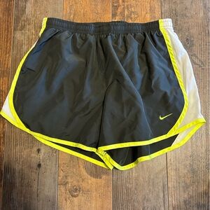 Girls Nike athletic grey shorts youth Xl